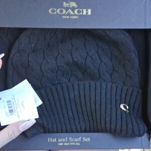 Coach Cable Knit Beanie & Scarf Set *Brand New*